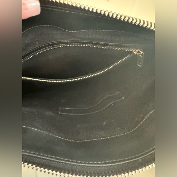 Authentic Gucci Supreme monogram Messenger bag - Picture 7 of 8